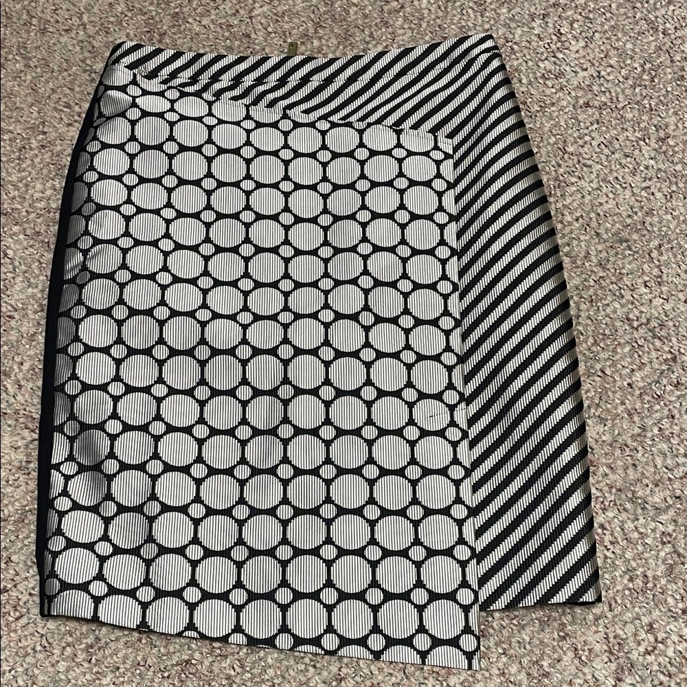 Ted baker Black and White Patterned asymmetrical Women's Skirt- new